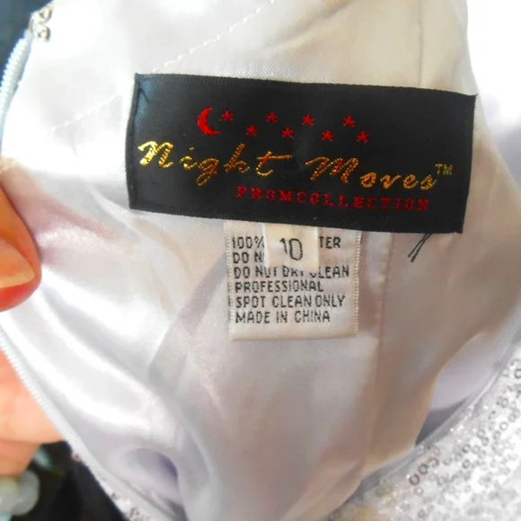 PENDING SALE 🌙 NIGHTMOVES Woman's size 10 Silver sequin formal mini dress - Picture 11 of 16